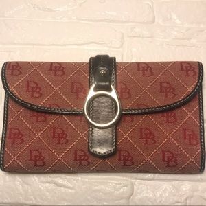 Dooney & Bourke wallet